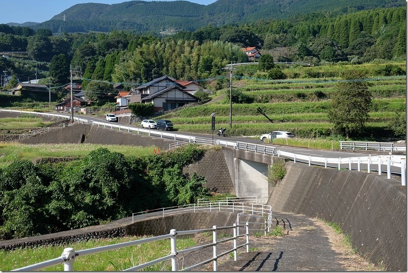 山谷切口棚田のコスモス畑 車を止める場所
