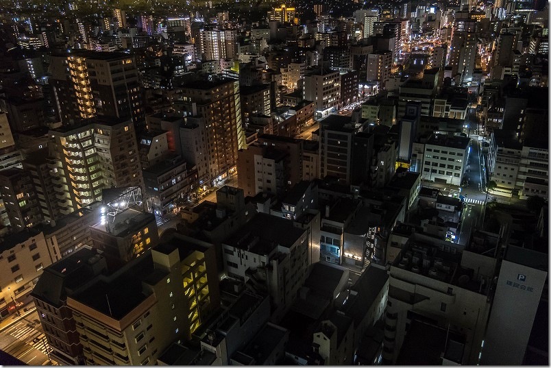 長崎市役所 眼下の街明かりを撮影