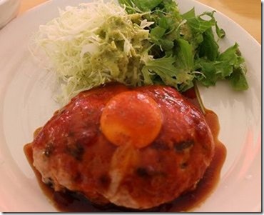 GROW WELL CAFEのつくねハンバーグ