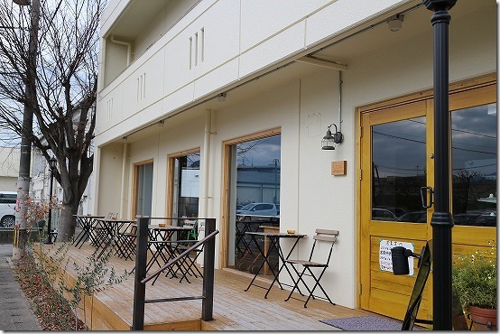 コップ食堂　テラス席