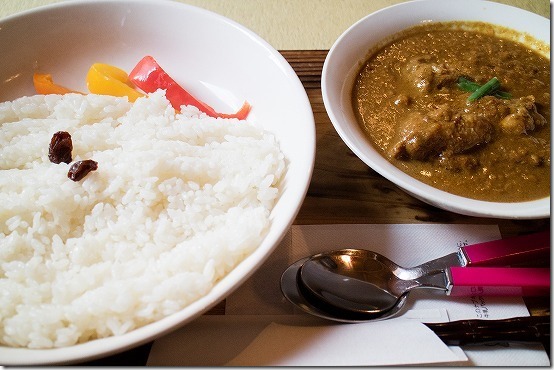 スプーンソングのチキンカレー 大盛り スプーンソングのチキンカレー 大盛り