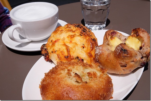 イートインでパン イートインでパン