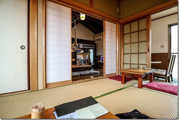大門茶屋いろりの店内