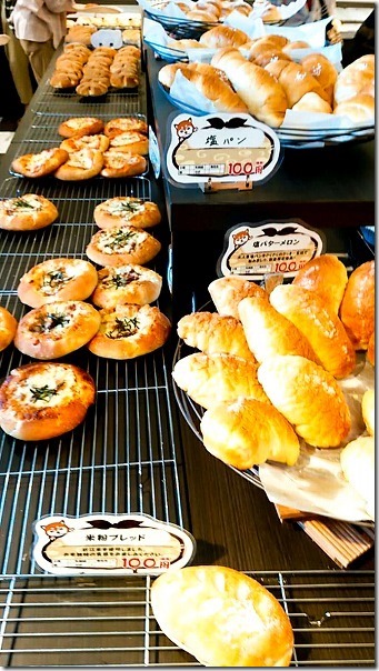 西区今宿の伊三郎製パン／１００円パン