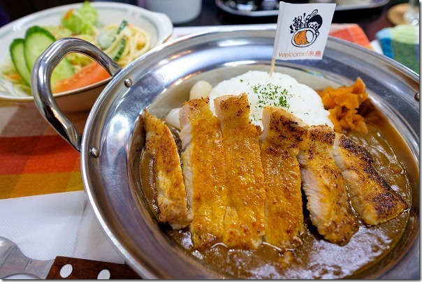 糸島まんまる食堂の糸島豚のトンテキカレー