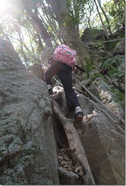 子供と飯盛山登山、岩登り 子供と飯盛山登山、岩登り