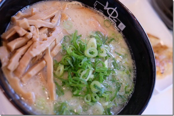 糸島ラーメン、ゆうゆう(今宿店)の糸島メンマラーメン 糸島ラーメン、ゆうゆう(今宿店)の糸島メンマラーメン