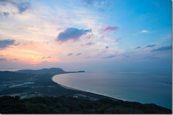 糸島にある火山からの夕日