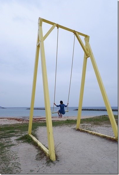糸島の大きな黄色のブランコ