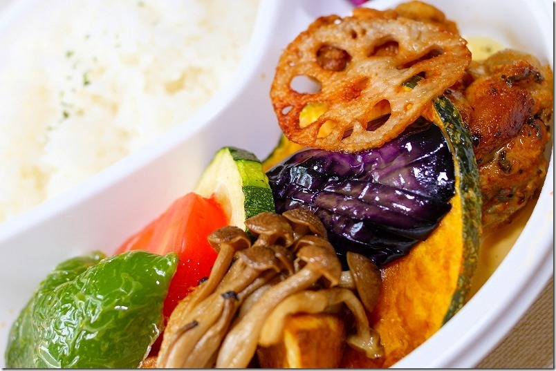 ニセコ/スープカレー(周船寺)のチキンスープカレー/テイクアウト、野菜カレー ニセコ/スープカレー(周船寺)のチキンスープカレー/テイクアウト、野菜カレー