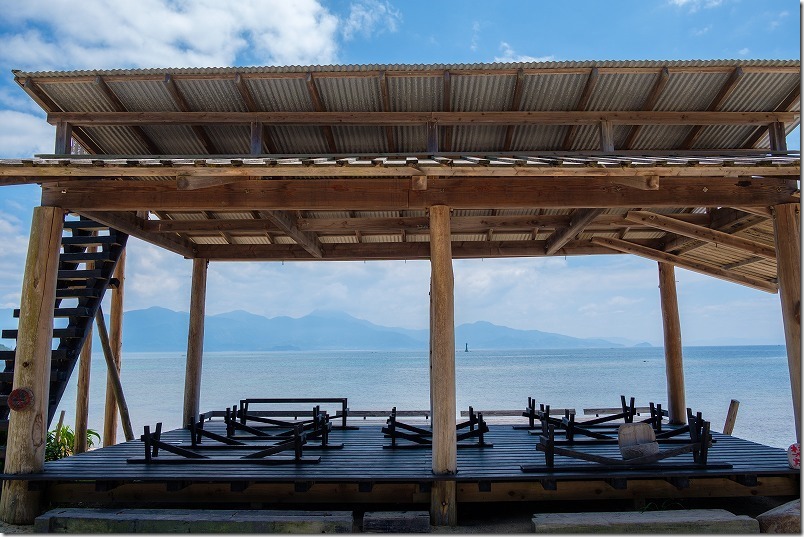 またいちの塩「工房とったん」の込具合 またいちの塩「工房とったん」の海を見えるテラス