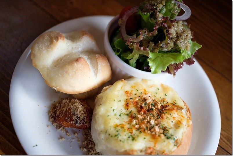 カフェ食堂 Nord(ノール)のパン詰めグラタン