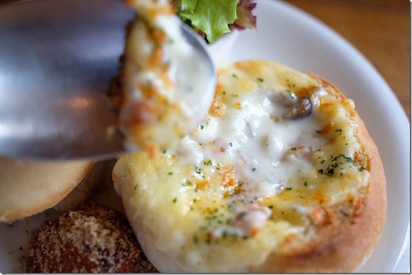 カフェ食堂 Nord(ノール)のパン詰めグラタン