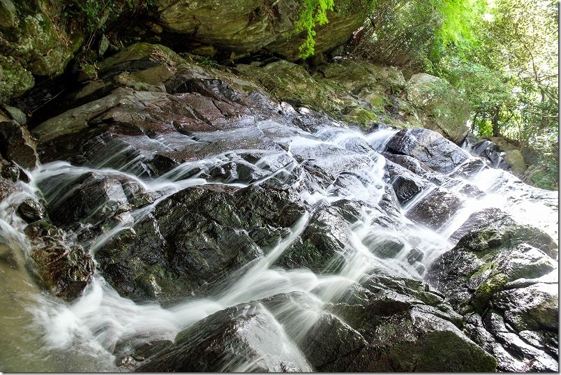 糸島・千寿院の滝、滝壺 糸島・千寿院の滝、滝壺