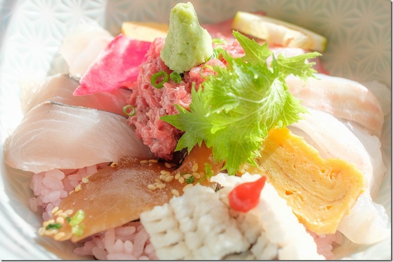 糸島、福ふくの里の食事処の海鮮丼