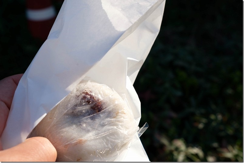 飯盛神社の出店で梅が枝餅 飯盛神社の出店で梅が枝餅