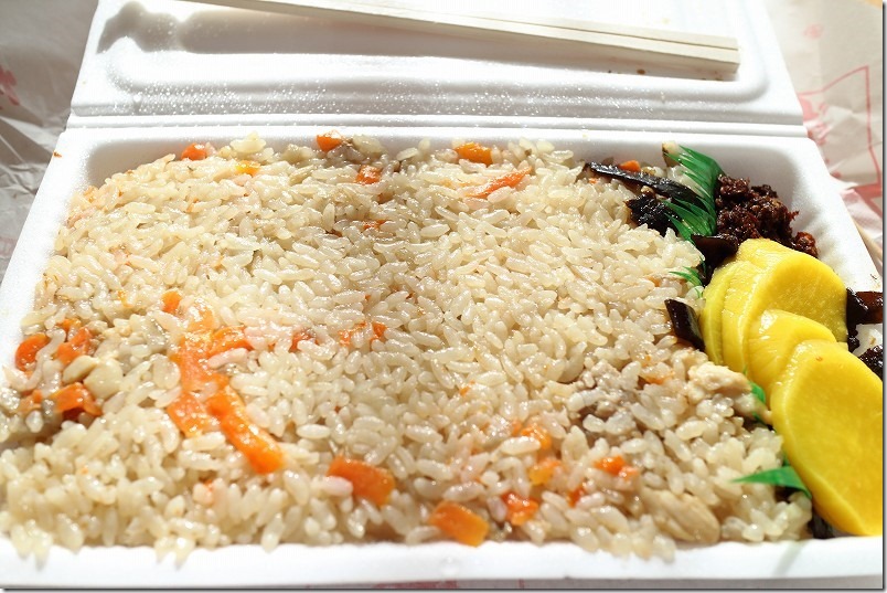 牧のうどんでテイクアウト、かしわ飯弁当 牧のうどんでテイクアウト、かしわ飯弁当