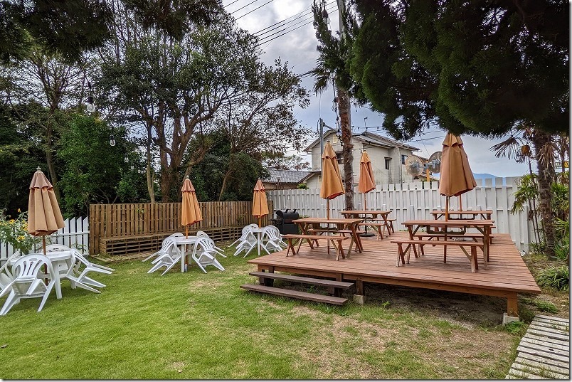 タイ料理、アイヤラー糸島店のテラス席