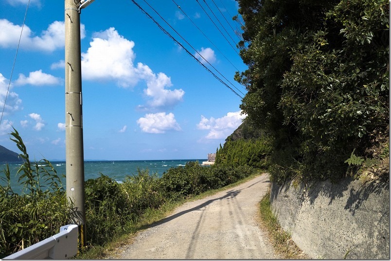 またいちの塩製塩所、工房とったんの駐車場から製塩所まで徒歩 またいちの塩製塩所、工房とったんの駐車場から製塩所まで徒歩