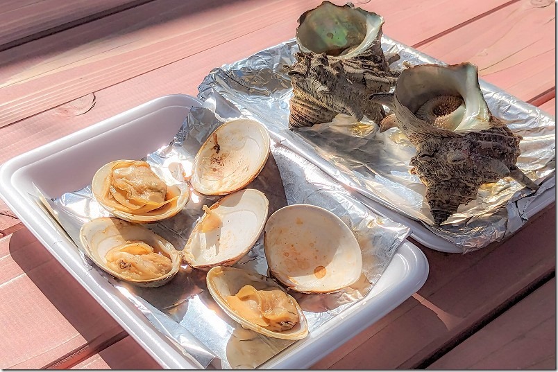 キッチンおぎちゃん(磯焼き)の「サザエの壺焼き」と「焼きはまぐり」、糸島キッチンパレット キッチンおぎちゃん(磯焼き)の「サザエの壺焼き」と「焼きはまぐり」、糸島キッチンパレット