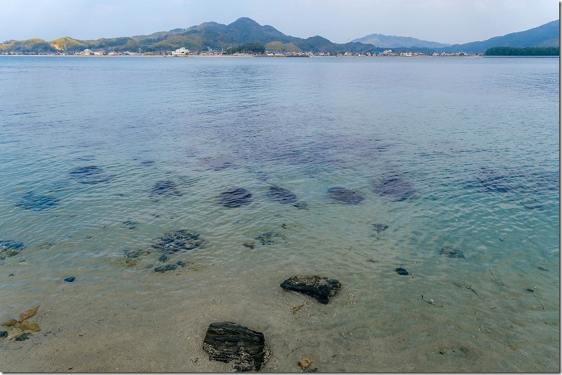 船越、綿積神社から見た、糸島の青い海