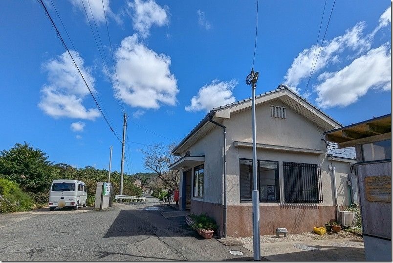 NHK朝ドラ「おむすび」のロケ地、一貴山駅。自転車の主人公とギャル遭遇シーン