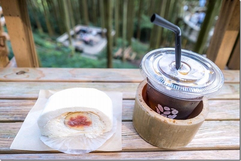 糸島 森のカフェの丸ごと無花果ロールケーキと珈琲