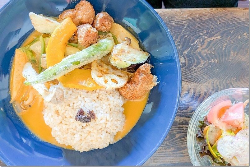 「喫茶ひるねこ」のココナツカレー。糸島市二丈 「喫茶ひるねこ」のココナツカレー。糸島市二丈