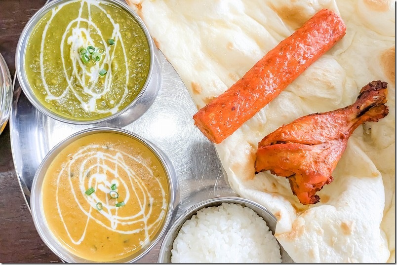 Ito Momo Nepal Cafe ほうれん草のキーマカレーとダルカレー(豆カレー)の中辛セット Ito Momo Nepal Cafe ほうれん草のキーマカレーとダルカレー(豆カレー)の中辛セット