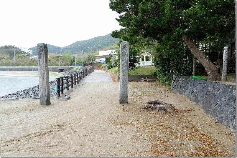 今津津船崎 白山神社 境内入口のスペース