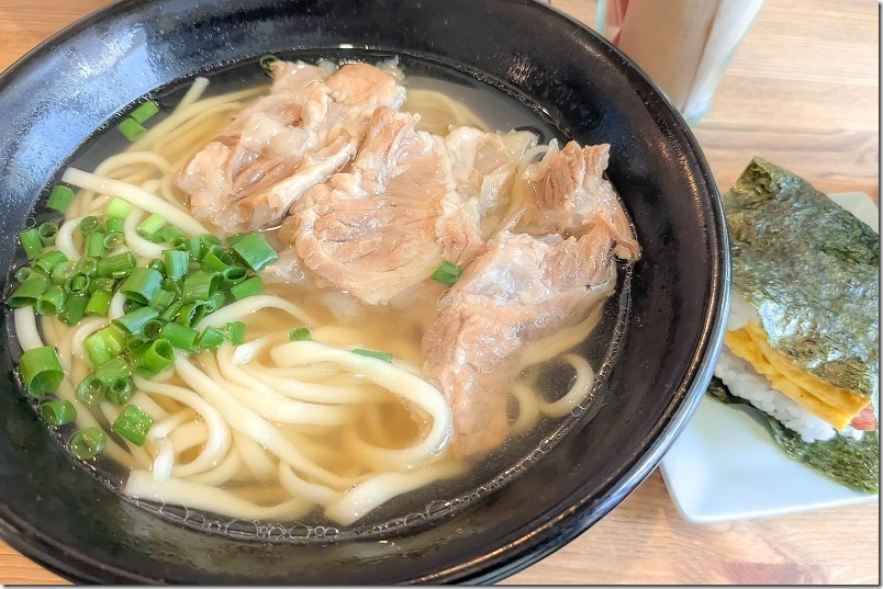 沖縄そば と ポーたまおにぎり 1310円 Orion Radio CAFE