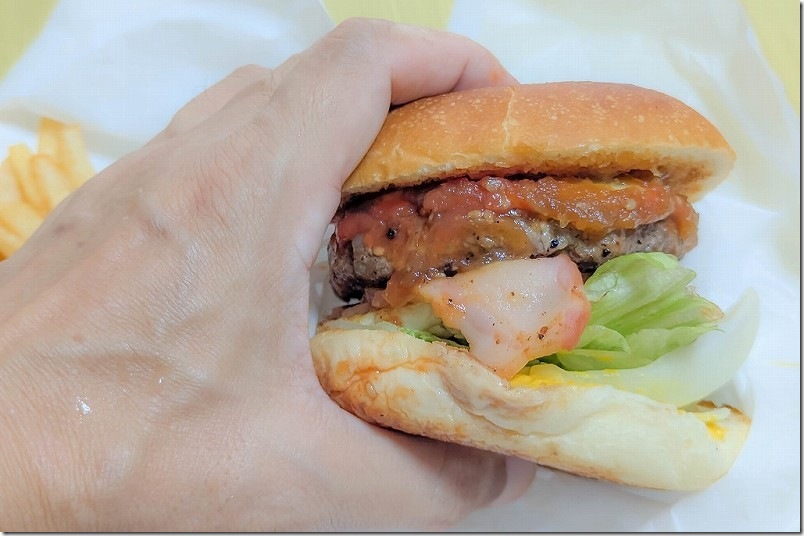 いきまつバーガー 全部乗せハンバーガー 大きく分厚い いきまつバーガー 全部乗せハンバーガー 大きく分厚い