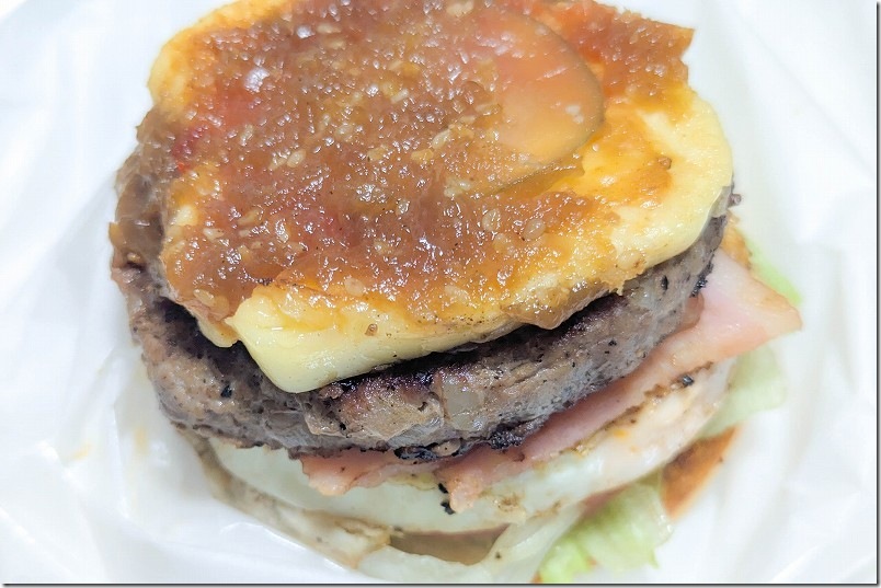 いきまつバーガー 全部乗せハンバーガーの具材 いきまつバーガー 全部乗せハンバーガーの具材