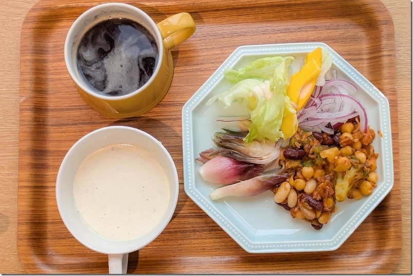 サラダビュッフェの種類入れ替わりで ハウズ Kitchen 伊都店でランチ サラダビュッフェの種類入れ替わりで ハウズ Kitchen 伊都店でランチ