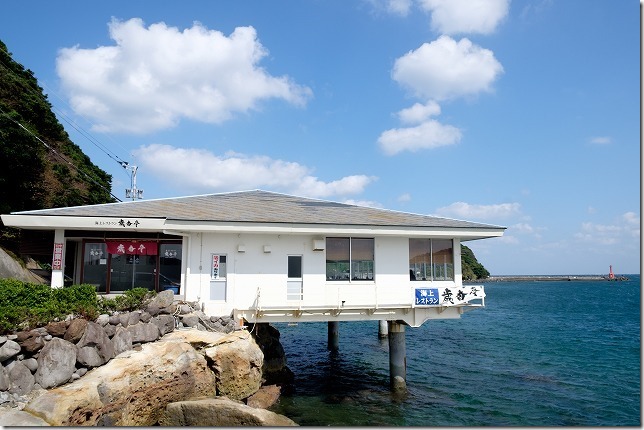 呼子加部島にある海上レストラン歳香亭