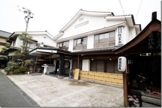 古湯温泉の砂湯の宿へ日帰り温泉(鶴霊泉・佐賀市)