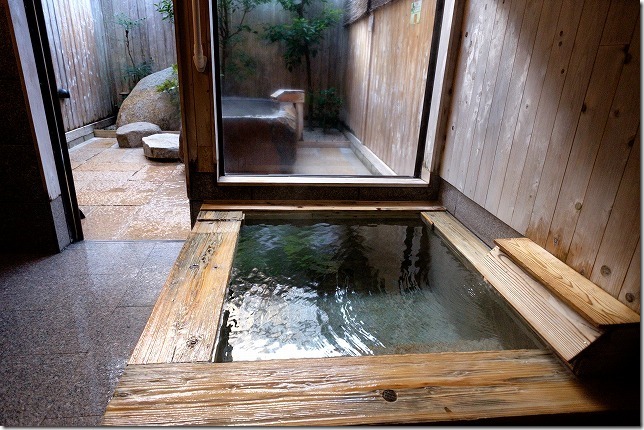 平山温泉、家族風呂、湯の川の内湯