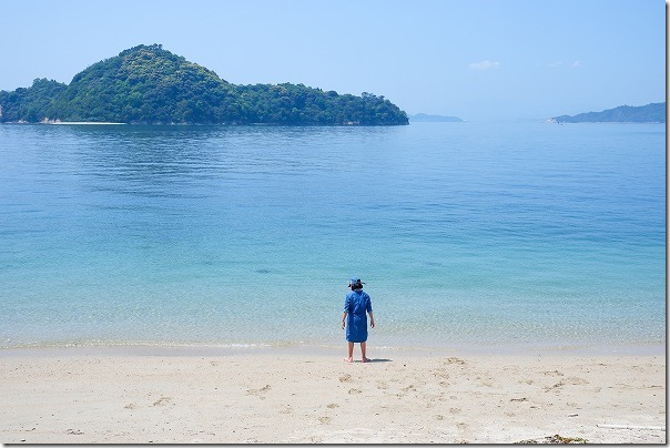 大久野島の青い砂浜