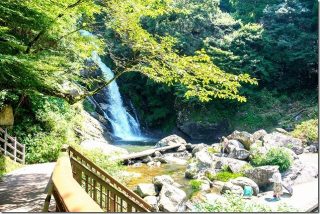 真夏の唐津 「見帰りの滝」は案外穴場