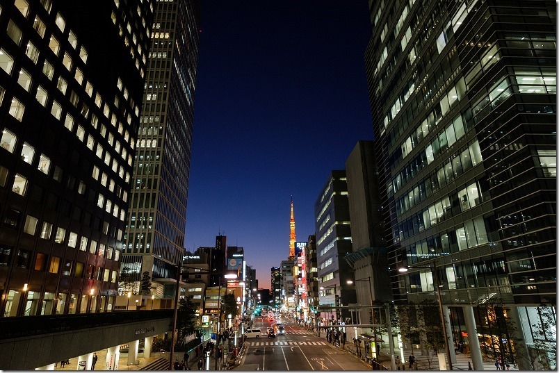 浜松町駅から黄昏時の東京タワー
