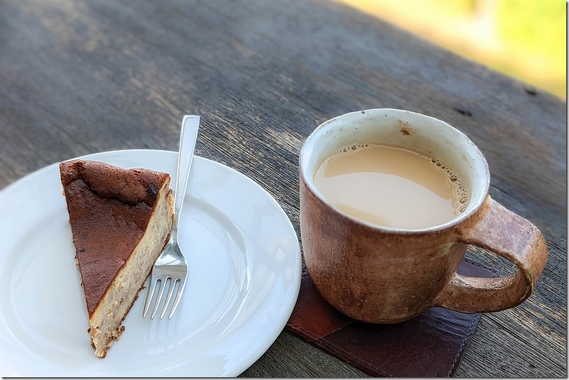 耶馬渓、豆岳珈琲のカフェオレとケーキ