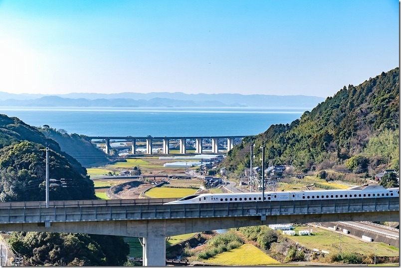西九州新幹線の撮影スポット、大村湾の海と新幹線