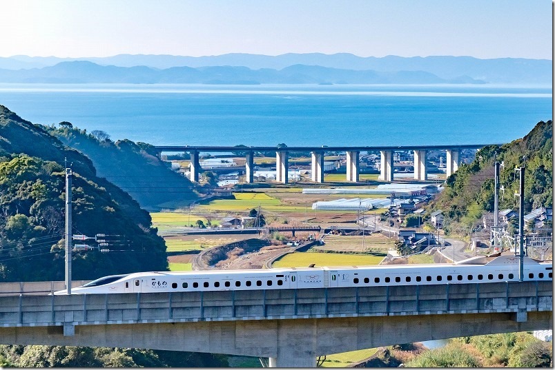 西九州新幹線の撮影スポット、大村湾の海と新幹線