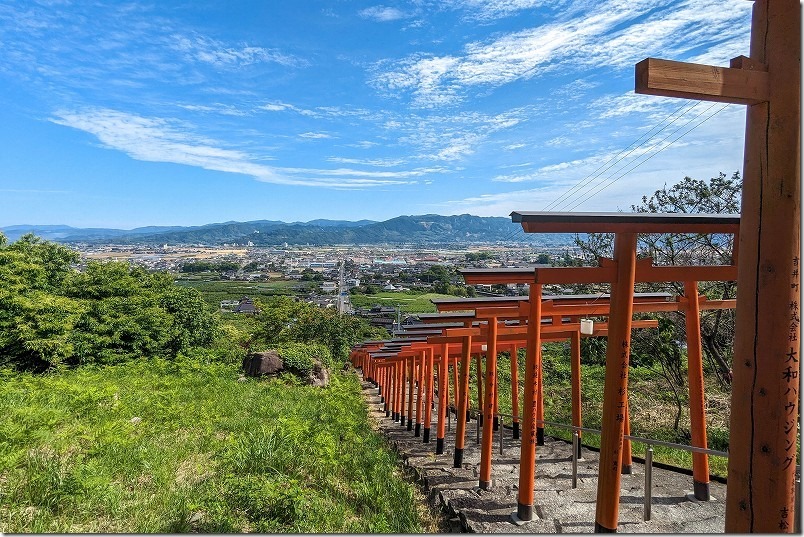 浮羽稲荷神社の朱色の鳥居と絶景