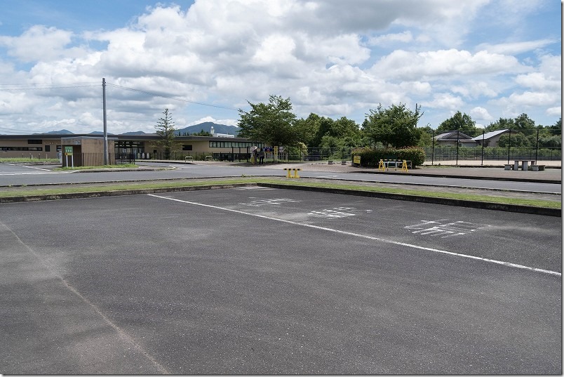 田川。三井寺の駐車場。田川市民球場の駐車場