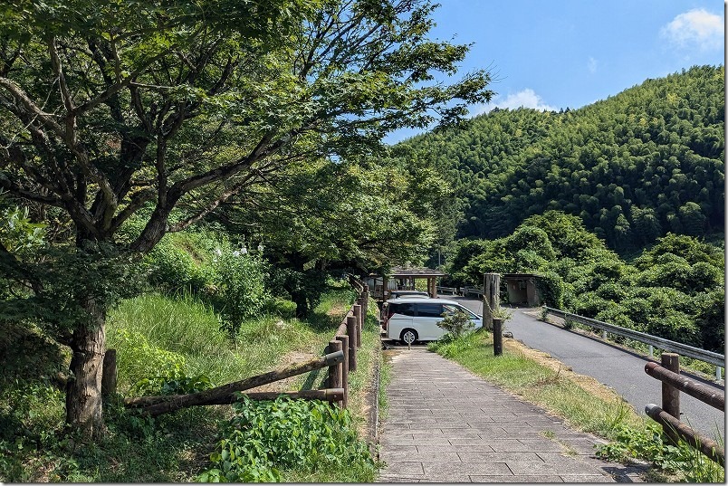 水の口湧水公園の駐車場