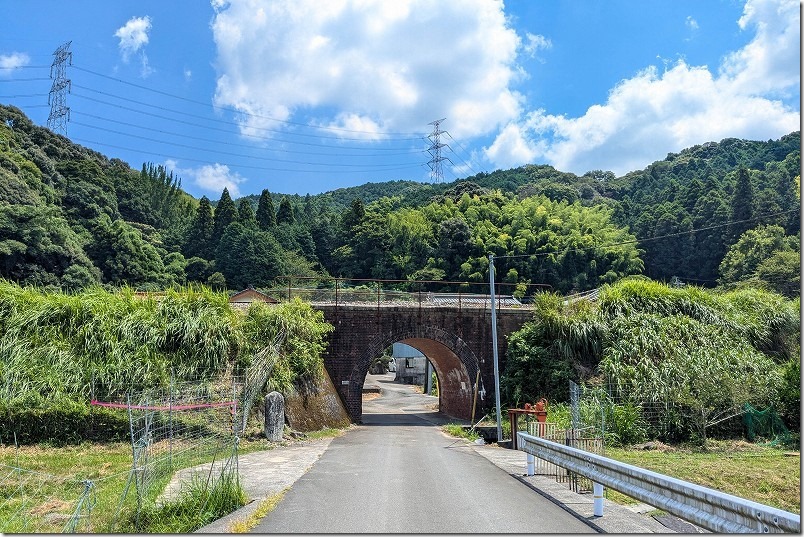 崎山のレンガ製架道橋（平成筑豊鉄道）