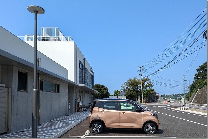 真玉海岸の「そばカフェ ゆうひ」(建物・駐車場)