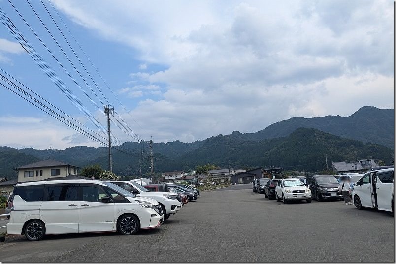 高森湧水トンネル公園の駐車場