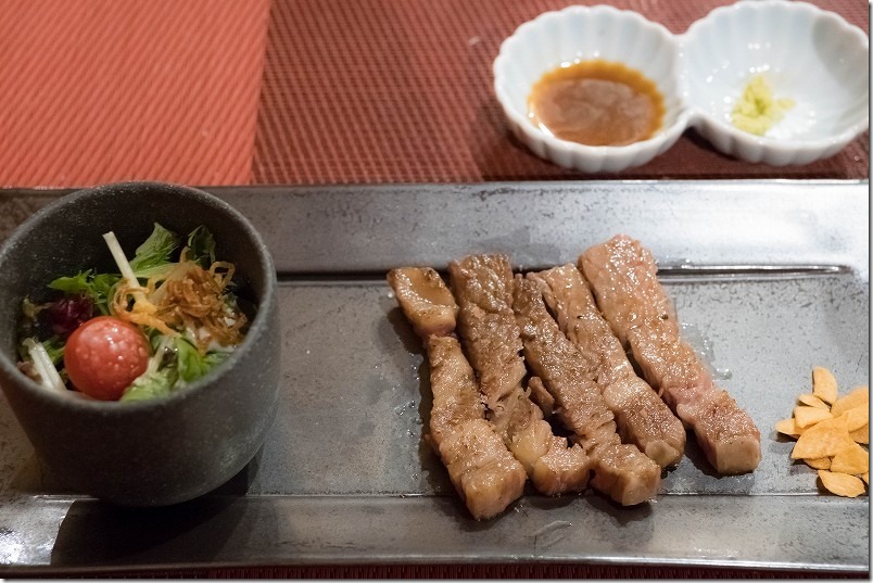 別府風雅、夕食の肉料理。大分和牛サーロインステーキ